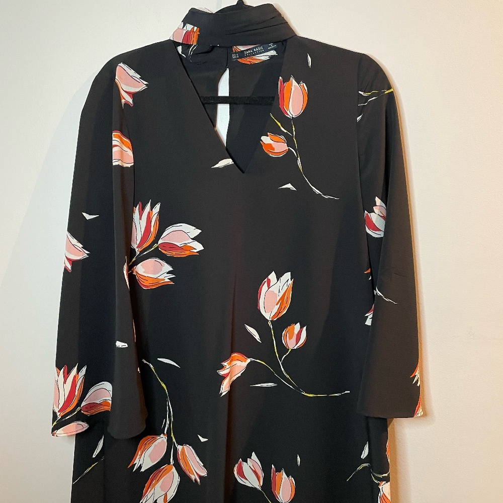 Zara.- Medium - Black Floral Mini Dress- Flare Sleeves - V Neck - Cuff